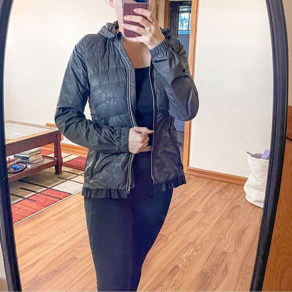 Lululemon Spring Fling Puffy Windbreaker Jacket 8 - Picture 4 of 11